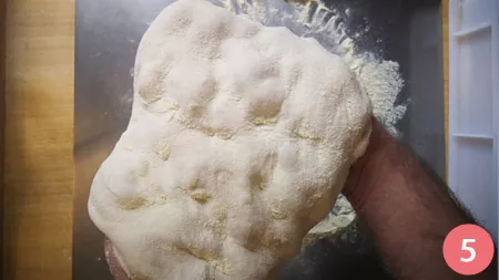 Stesura della pizza in teglia - pass 5