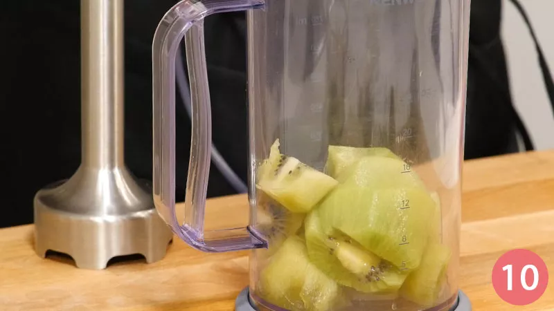 tartellette-di-brisè-con-kiwi-gamberi-e-cipolla-croccante10