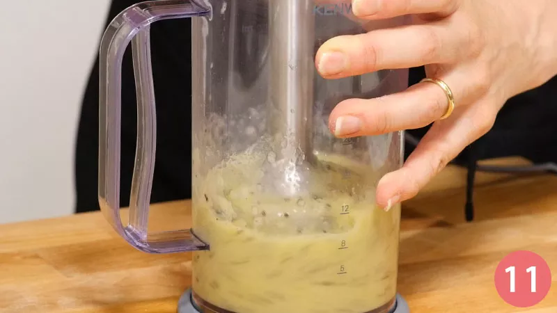 tartellette-di-brisè-con-kiwi-gamberi-e-cipolla-croccante11