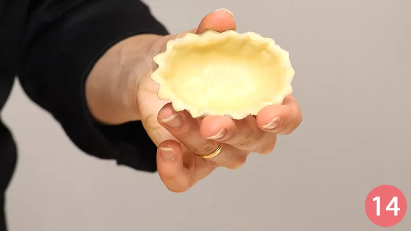 tartellette-di-brisè-con-kiwi-gamberi-e-cipolla-croccante14