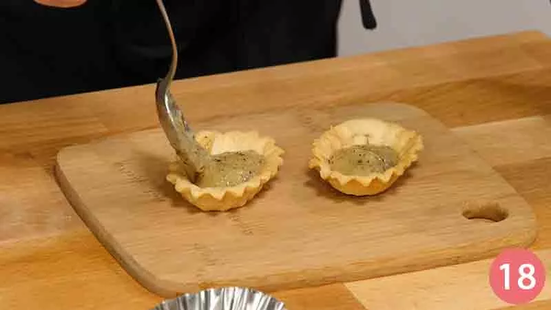 tartellette-di-brisè-con-kiwi-gamberi-e-cipolla-croccante18