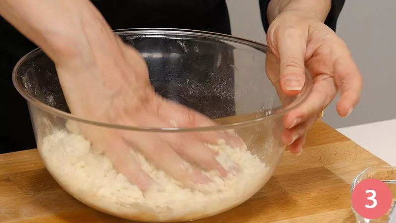 tartellette-di-brisè-con-kiwi-gamberi-e-cipolla-croccante3