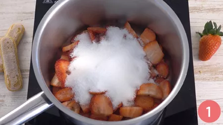 Tiramisù alle fragole - Passaggio 1