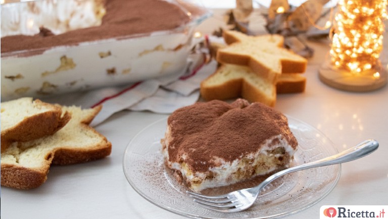 Tiramisù di Natale Bimby: la ricetta con il pandoro al posto dei savoiardi