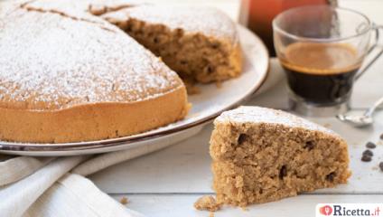Torta all'acqua al caffè: un dolce soffice senza uova