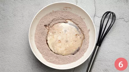 Torta al cacao con crema mousseline e lamponi - P 6