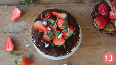 Torta cioccolato panna e fragole - P13