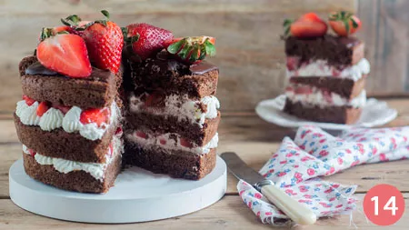 Torta cioccolato panna e fragole - P14