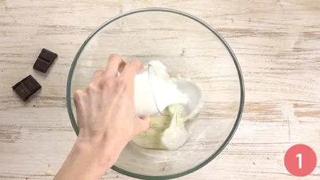 Torta con solo albumi al cioccolato - Passaggio 1