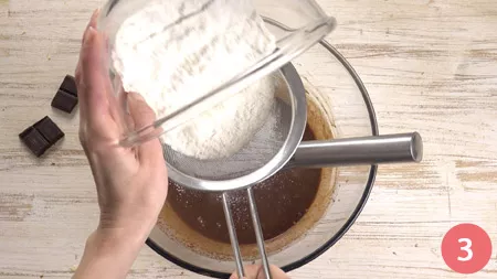 Torta con solo albumi al cioccolato - Passaggio 3