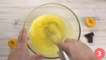 Torta di albicocche e cioccolato - Passaggio 3