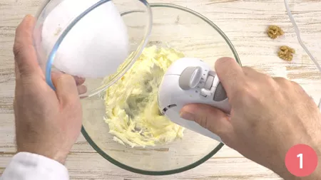 Torta di prugne secche e noci - Passaggio 1