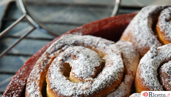 Torta di rose per la festa della mamma