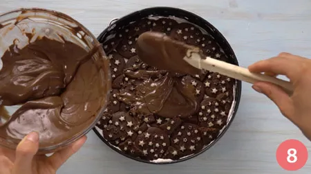 Creiamo un'ulteriore strato omogeneo di Nutella.