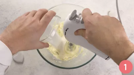 Torta Sacher al cioccolato bianco - Passaggio 1