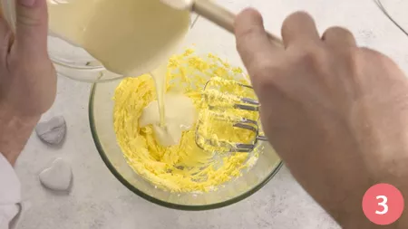 Torta Sacher al cioccolato bianco - Passaggio 3