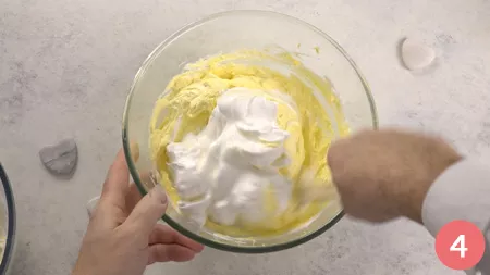 Torta Sacher al cioccolato bianco - Passaggio 4