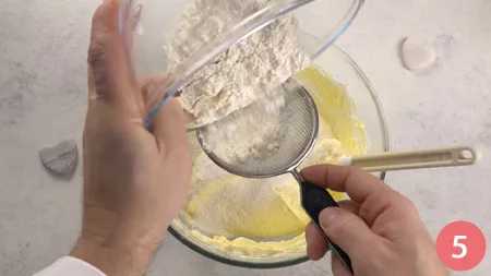 Torta Sacher al cioccolato bianco - Passaggio 5