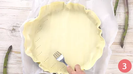 Torta salata con asparagi, pancetta e provola - Passo 3