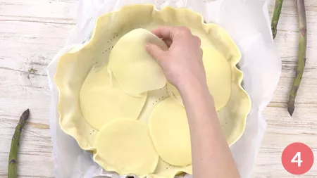 Torta salata con asparagi, pancetta e provola - Passo 4