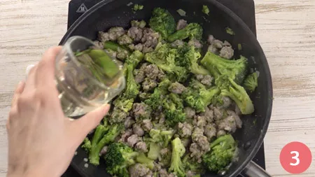 Torta salata con broccoli e salsiccia - Passaggio 3