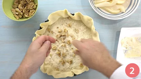 Torta salata con gorgonzola, pere e noci - Passo 2