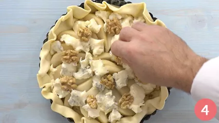 Torta salata con gorgonzola, pere e noci - Passo 4