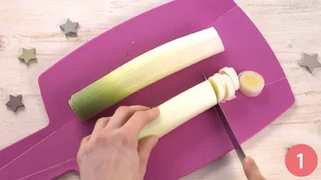 Torta salata con porri, prosciutto e scamorza - Passo 1