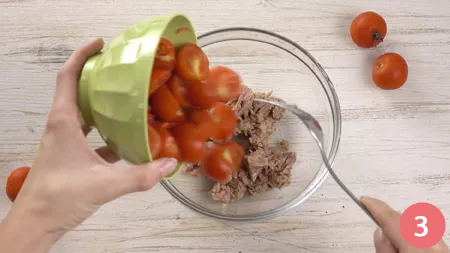 Torta salata con pomodorini, tonno e olive - Passaggio 3