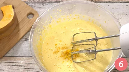 la scorza dell'arancia grattuggiata