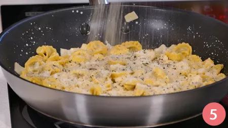 Tortellini con salsa ai formaggi - Passaggio 5