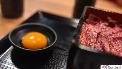 Tuorlo marinato: la ricetta perfetta e gli impiattamenti da chef