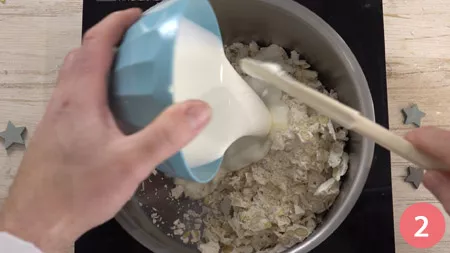 Zuccotto di pandoro con crema al torrone - Passo 2