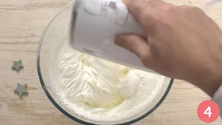 Zuccotto di pandoro con crema al torrone - Passo 4